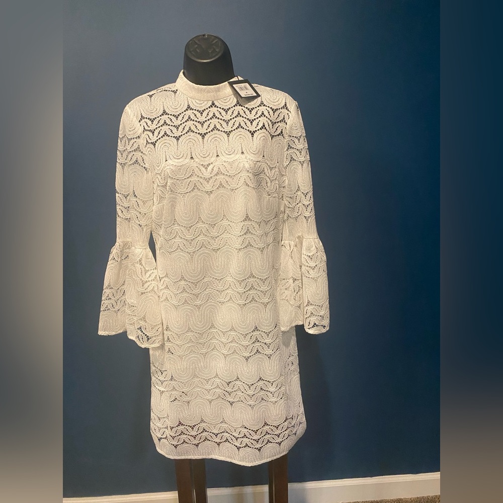 NWT Trina Turk Women's White Cocktail Bell-Sleeve Lace Dress Sz 6